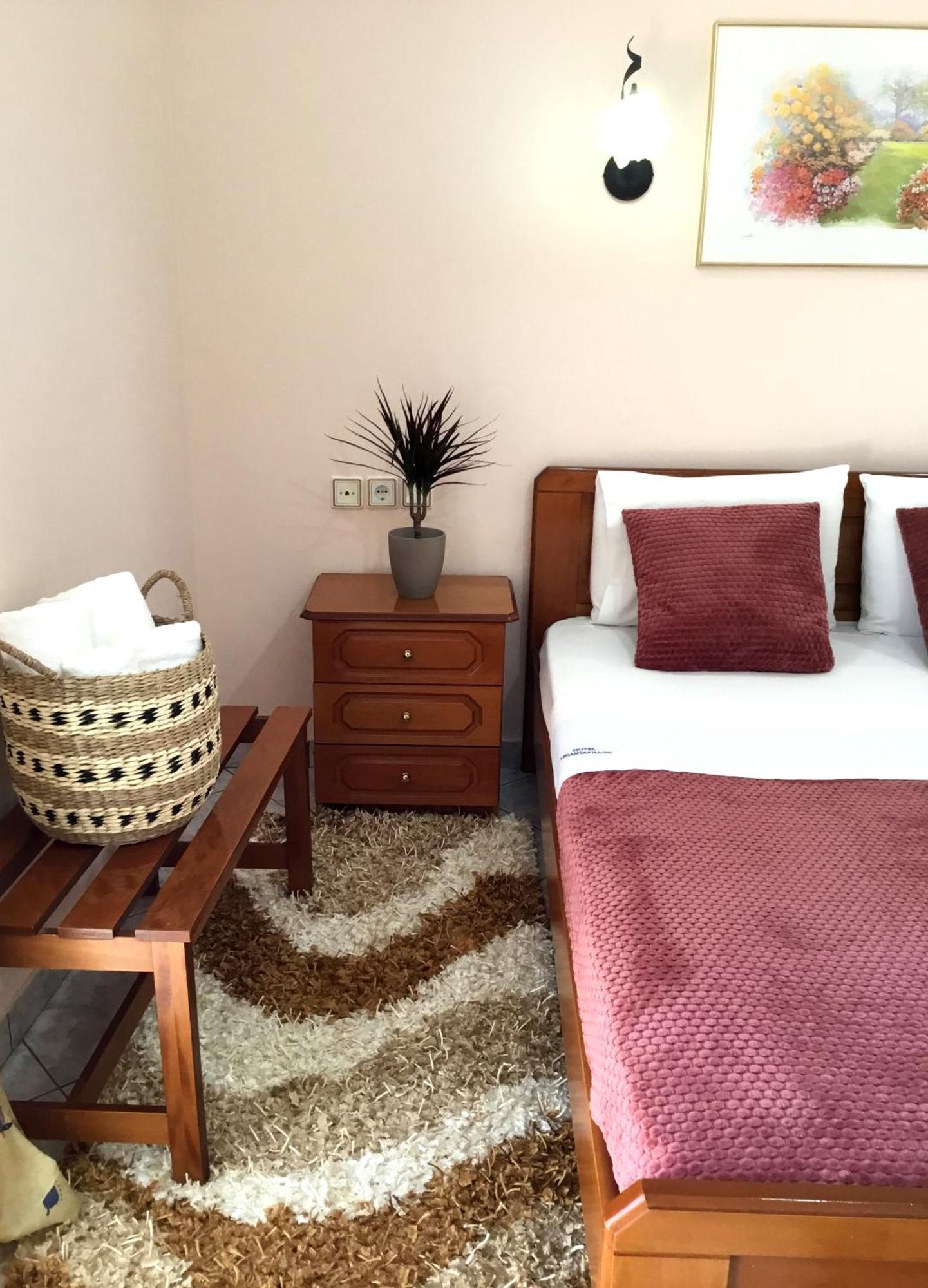 Hotel Triantafyllou Kato Tithorea Bagian luar foto